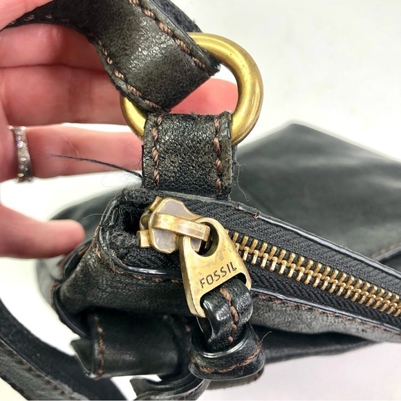 Fossil soft black leather crossbody purse - Picture 6 of 13